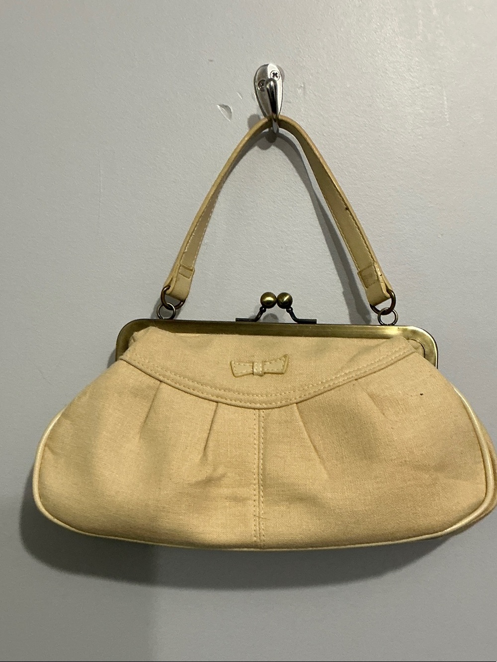 Classic Cream Kiss Lock Frame-Top Women's Handbag